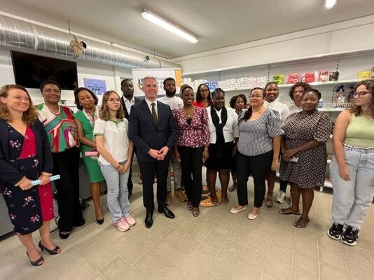 Les épiceries solidaires Andès reçoivent la visite du Ministre des Solidarités en Martinique